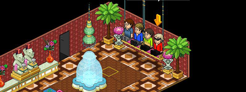 Lantania Habbo: los moderadores Pesiru, Marioneku, Carlillus y Nedved en una sala
